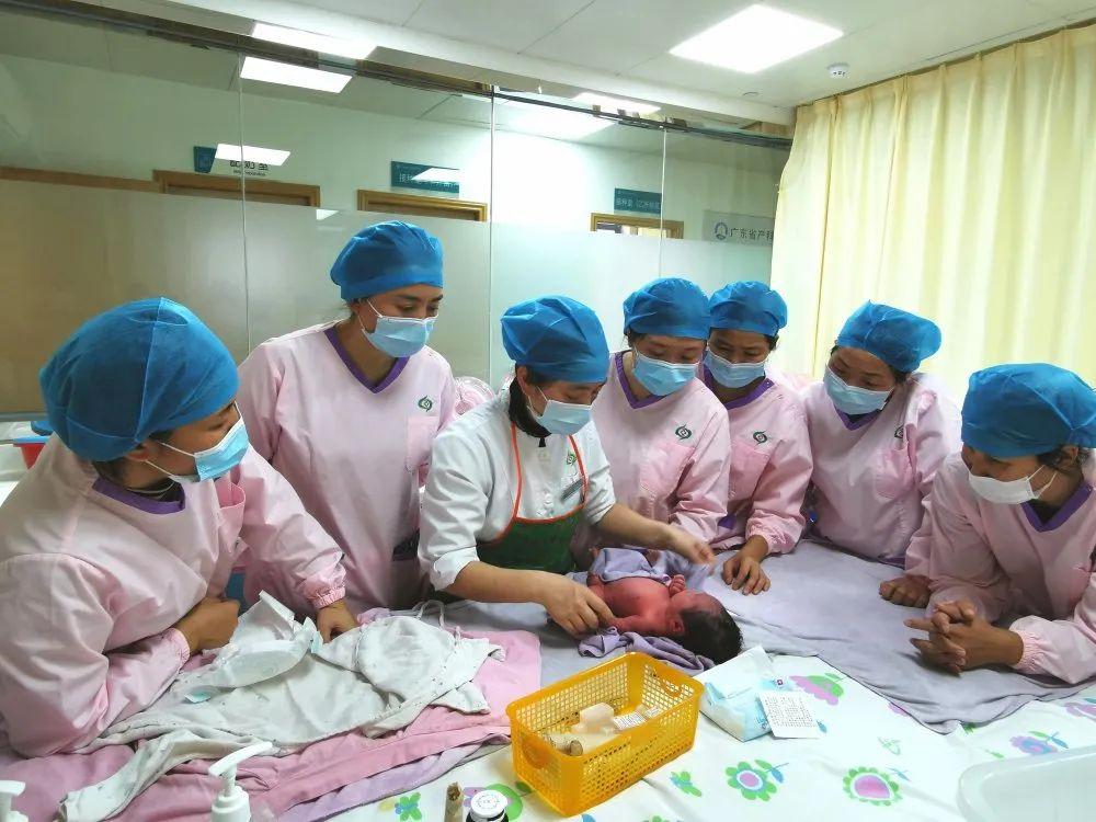 成都妇婴监护型护送